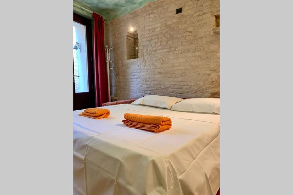 La Grotta - Casa Con Grotta Sotterranea Apartment Monterubbiano Ngoại thất bức ảnh
