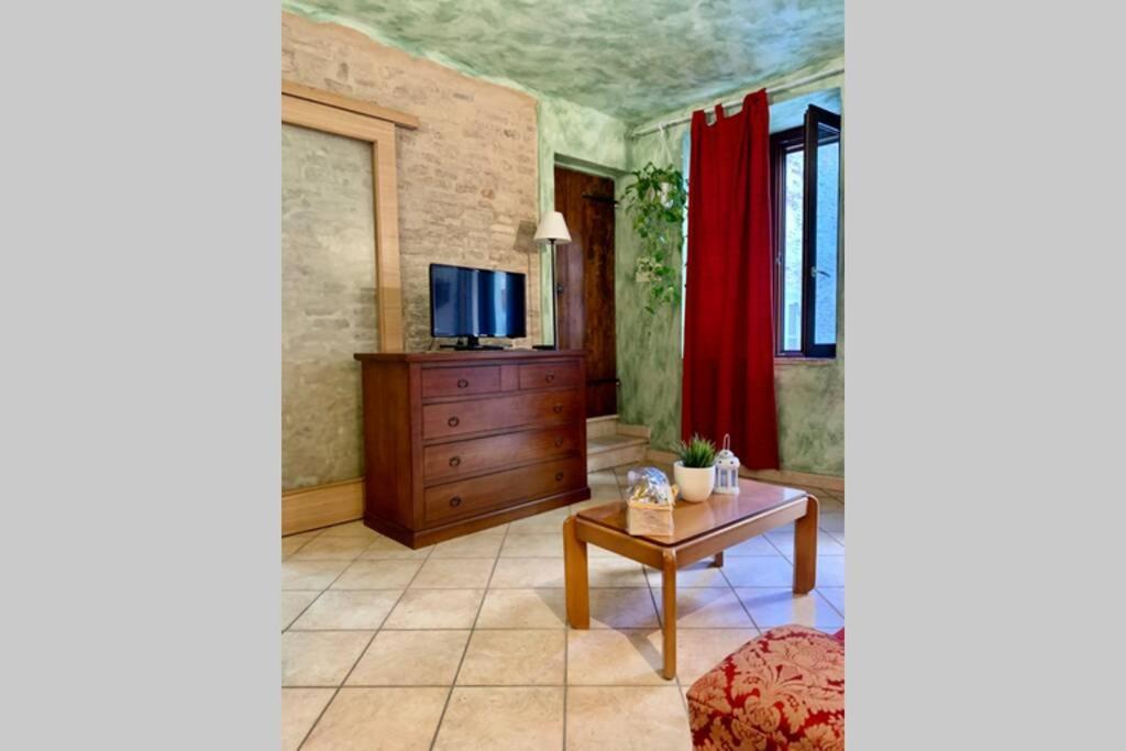 La Grotta - Casa Con Grotta Sotterranea Apartment Monterubbiano Ngoại thất bức ảnh