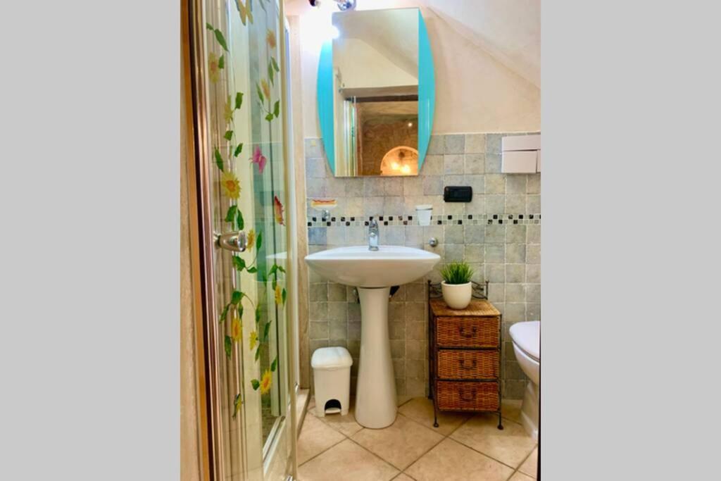 La Grotta - Casa Con Grotta Sotterranea Apartment Monterubbiano Ngoại thất bức ảnh